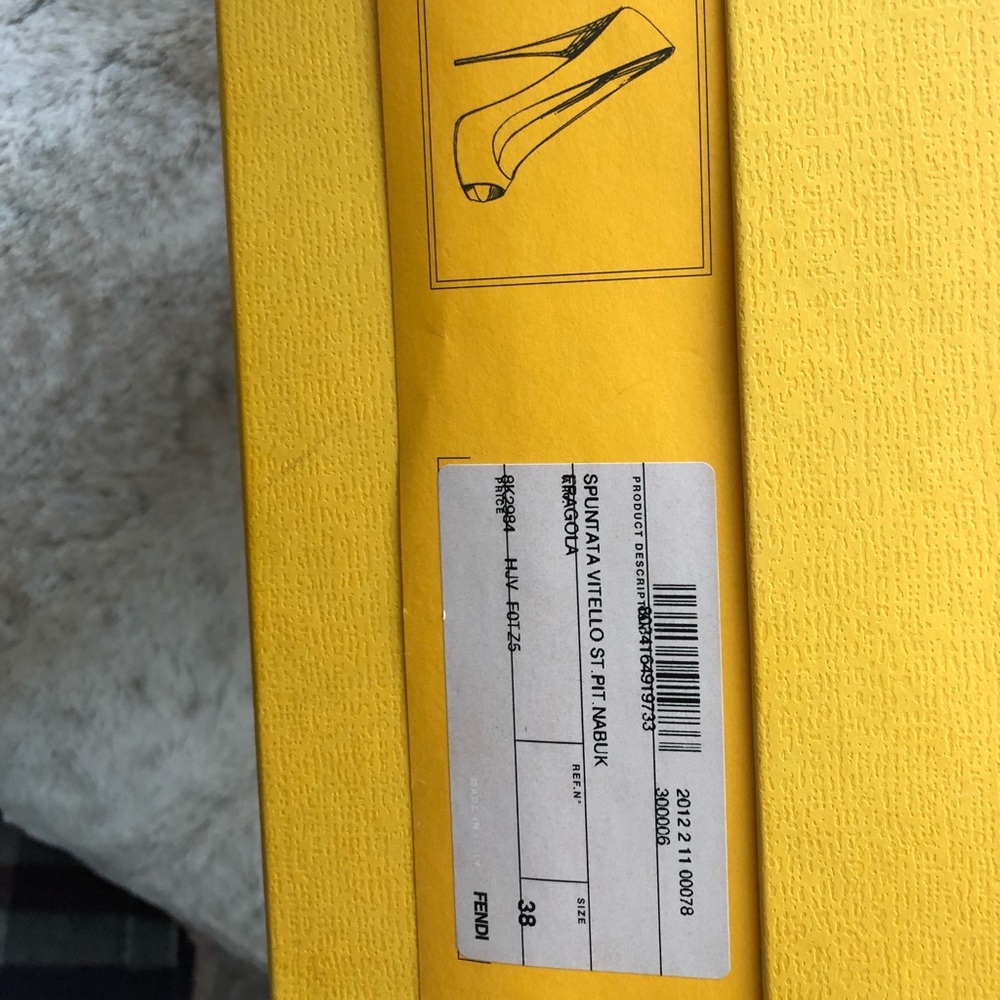 Authentic Fendi Spuntata Vitello Peep Toe Pumps